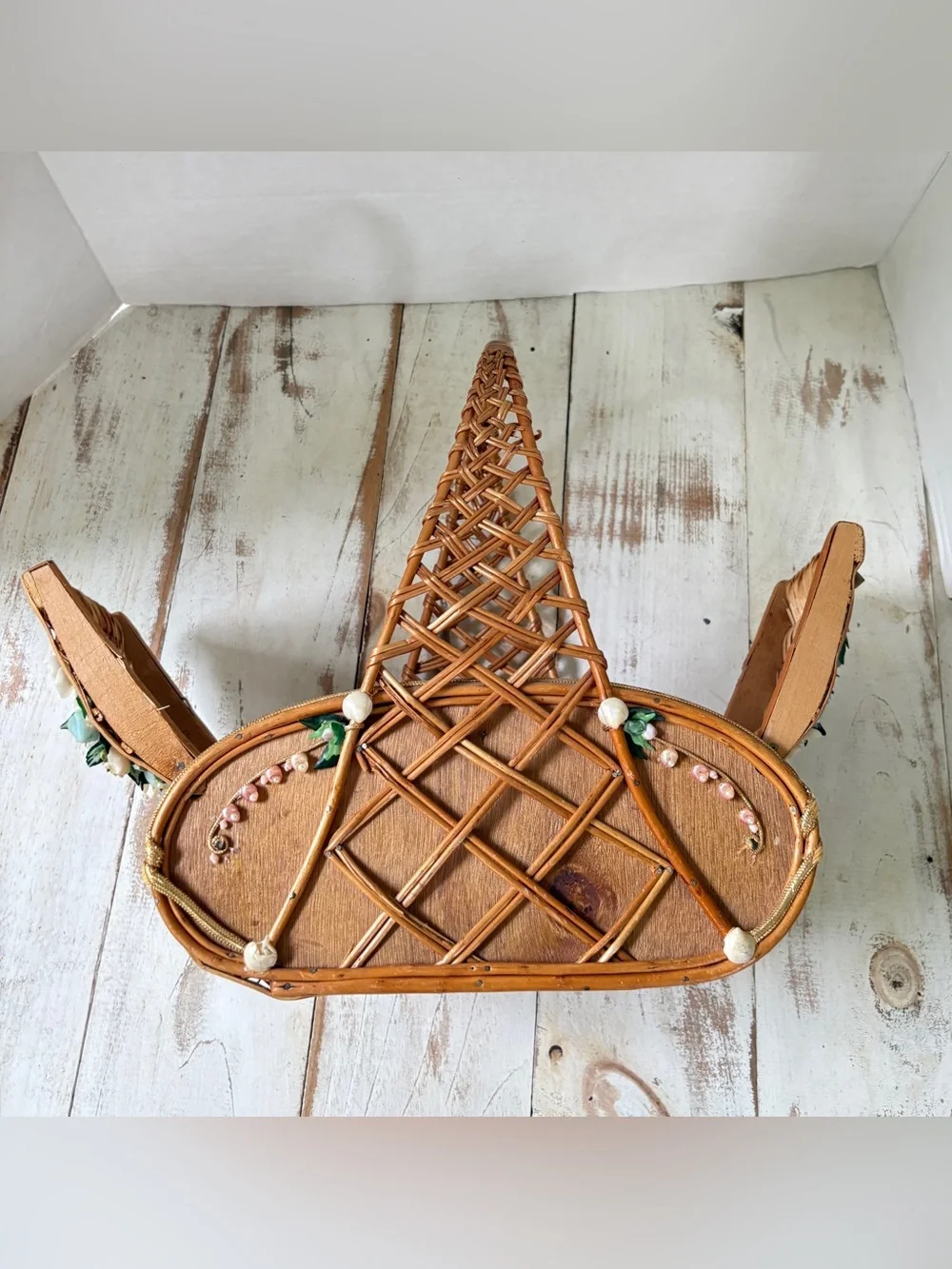 1950s wicker picnic basket purse floral seashells cottage coastal chic rare bag
